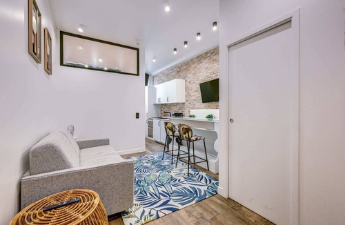 Passerelle Apartment | Comfortable 2BD/2BTH by Gare de Lyon!