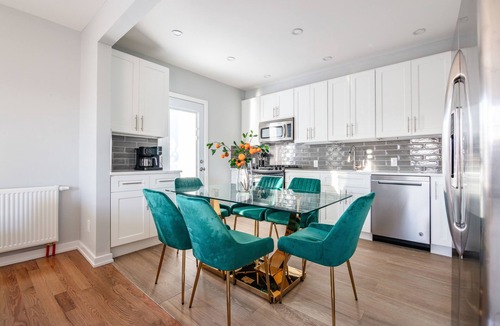Southeast Yonkers House | Comfortable 3BR House Free Parking Easy NYC Access Ideal for Families