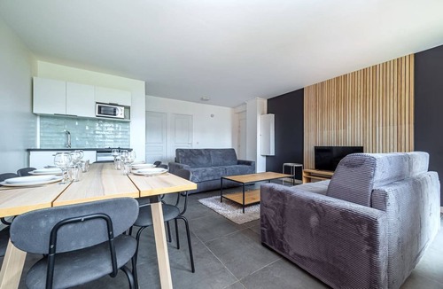 Les Lilas Apartment | Comfortable family apartment near Paris