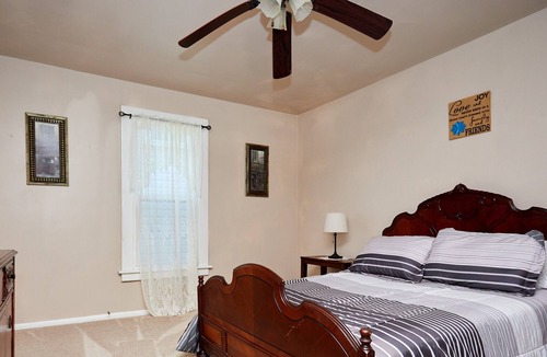Ellwood City House | Comfortable home in Ellwood City PA