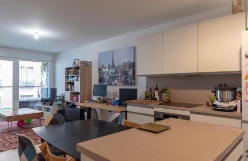 Clichy Apartment | Comfortable nest in the city center
