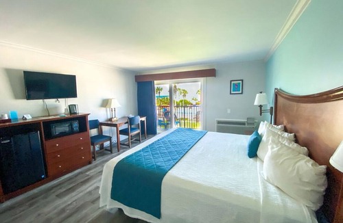 Neptune Beach Hotel | Comfortable Pet-Friendly Room w/Stunning Ocean Views & Sunset Views, Near Golf