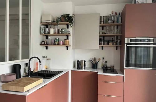 La Villette Apartment | Comfortable Studio Canal St Martin