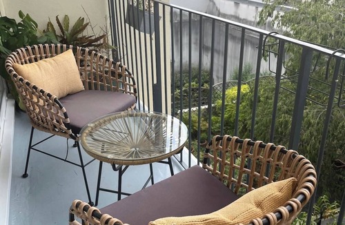 La Villette Apartment | Comfortable Studio Canal St Martin