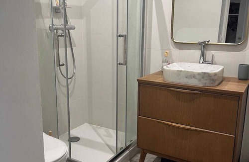 La Villette Apartment | Comfortable Studio Canal St Martin