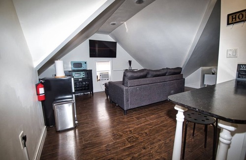 Ridgefield Park Apartment | Comfy 3rd Floor Studio Near NYC