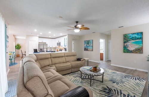 Poinciana House | Comfy & Getaway House w/Pool!
