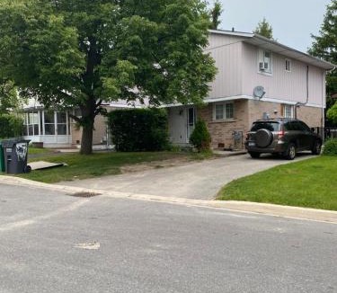 Bramalea House | Comfy Private Room