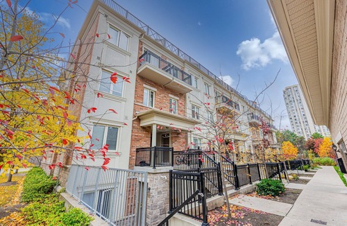 Fisherville House | Condo Townhouse in TorontonModern and Stylish condo townhousen