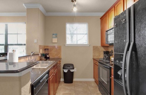Wellington Condo | Condo with resort amenities for up to 6 guests - 15 min from Disney