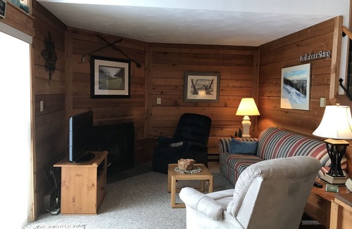 Hidden Valley House | Contact Free Check in/out! Private Access! Work from Home Ready-Minutes to pool!
