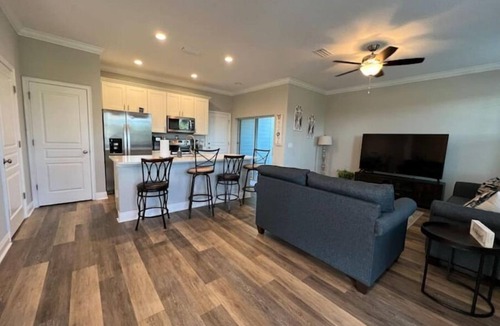 South Orange House | Contemporary 3bedroom home with modern amenities located in the heart of Orlando