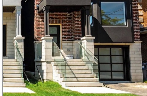 New Toronto House | Contemporary 3BR Family-Friendly Oasis Close to the Lake