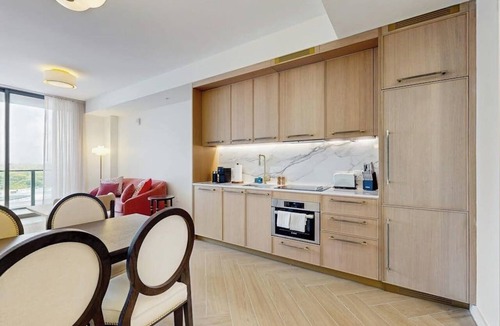 Wynwood Art District Condo | Contemporary condo with rooftop pool, balcony & designer amenities
