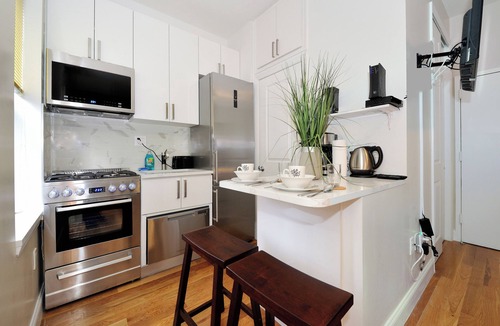 Hudson Square Apartment | Contemporary Studio Apartment in Prime NYC Location!