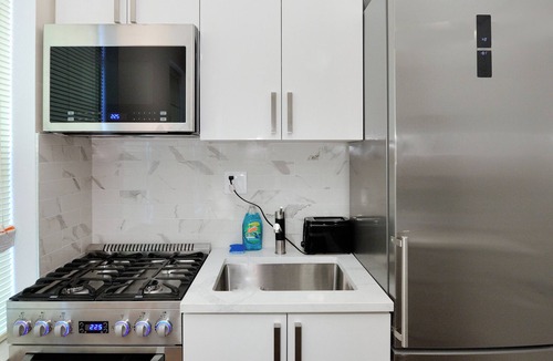 Hudson Square Apartment | Contemporary Studio Apartment in Prime NYC Location!