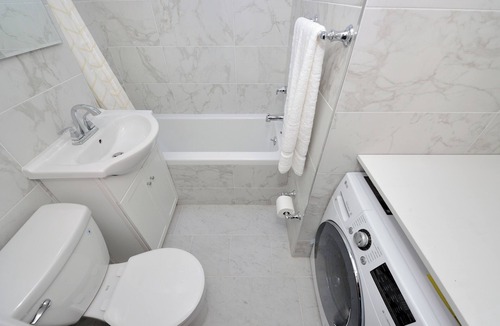 Hudson Square Apartment | Contemporary Studio Apartment in Prime NYC Location!