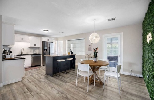 Scottsdale Estates Six House | Continental Home | 4BR | Scottsdale