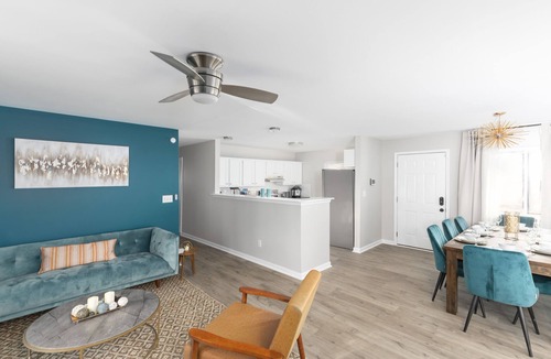 Crestline Heights House | Convenient| Business and Family Friendly Home