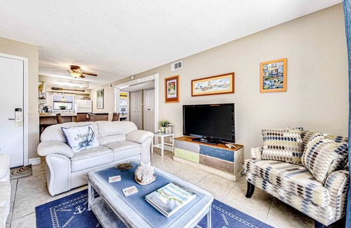 Pensacola Beach Condo | Convenient condo near beach with pool, balcony, & W/D - snowbird-friendly