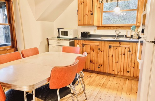 Cooksburg Cabin | Cook Forest/FREE WIFI,Firewood,A/C, Dog Stay