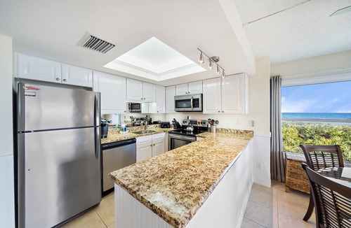 Stuart House | Corner Direct Oceanfront Condo Stunning Views S. Hutchinson Island