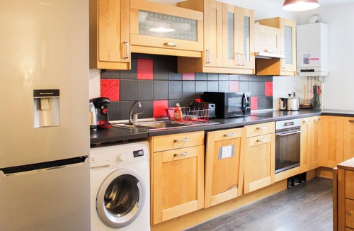 Aubervilliers Apartment | Cosy and Bright Apartment with Private Balcony