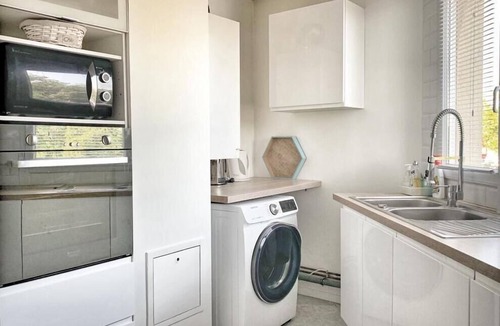 Gonesse Apartment | Cosy and Chill Appartement- Paris CDG Airport- Disneyland- Parc des Expos