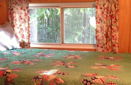 Tay Valley Cottage | Cosy cabin steps from the lake