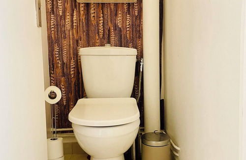 Aulnay-sous-Bois Apartment | Cosy, comfortable room close to Charles de Gaulle airport ✨