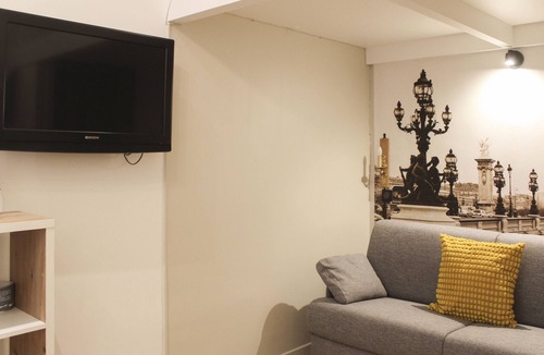 10th Arrondissement Apartment | Cosy love nest near Gare de l'Est