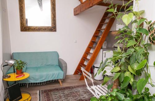 Hopital Saint-Louis Bed & Breakfast | Cosy Studio !