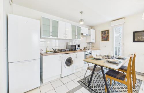 Gennevilliers Apartment | CosyHome in Paris, gare et terrasse