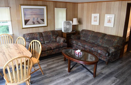 Sauble Beach Cottage | Cottage #11 - Private Beach Access