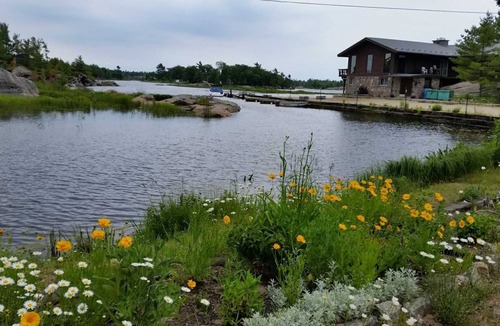 Carling Cabin | Cottage 2 -1 Bedroom cottage at Katawoda Cottages