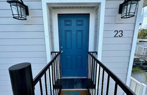 Tavares House | Cottage 23, The Lighthouse - Dora Canal Court - a downtown, waterfront community