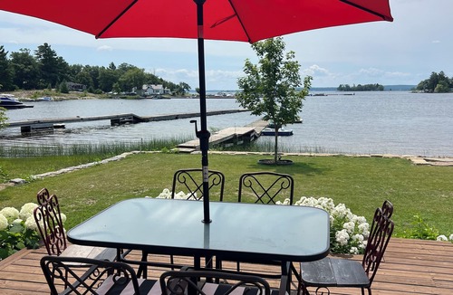 Honey Harbour Cottage | Cottage in Muskoka, Georgian Bay. 3 bed 2 bath with shallow entry beach
