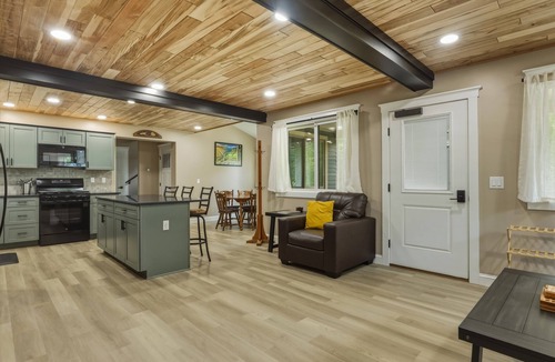 Sabinsville Cottage | Cottage on the Crick-Sits right on Pine Creek