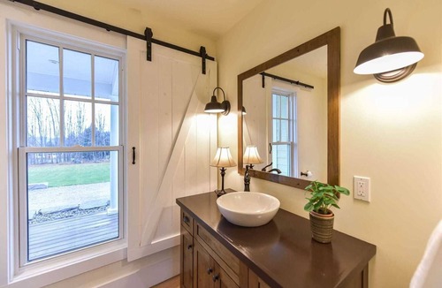 Oro-Medonte Other | cottage style home with the immunities near to city and nature
