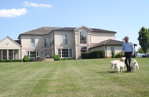 Caledon House | Country Estate north of Brampton Ontario