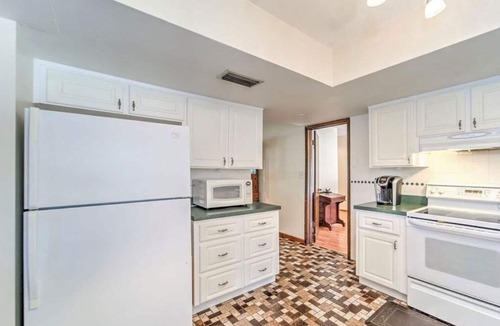 Fish Hawk Other | Country Farmhouse and Guesthouse, 7br/4ba, Sleeps 16 with Hot Tub