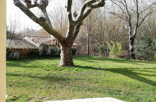 Villeneuve-Saint-Georges Villa | country house in Provence