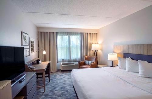 State College Hotel | Country Inn & Suites by Radisson, State College (Penn State Area), PA