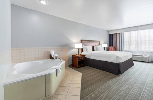 Chambersburg Hotel | Country Inn & Suites by Radisson, Chambersburg, PA