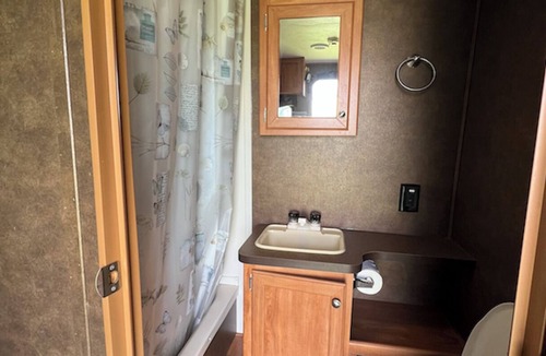 Fort Meade House | Country Living RV in a Small Town Setting