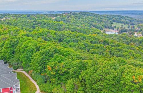 Oro-Medonte Apartment | Country Retreat Horseshoe Valley