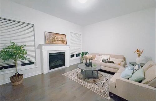 Georgetown House | Country-Style King BR-Close to 401, Go Train, Mall