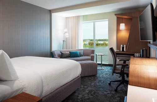 Winter Haven Hotel | Courtyard by Marriott Winter Haven