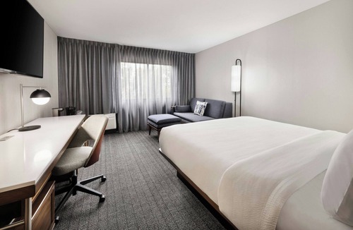 Mobile Hotel | Courtyard by Marriott Mobile