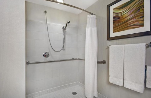 East Farmingdale Hotel | Courtyard Republic Airport Long Island/Farmingdale